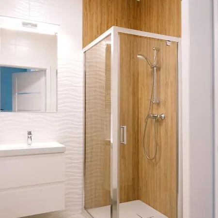 Racjonalizacji Business With Parking By Rentujemy Apartmán *